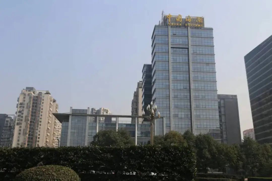 榮譽加冕 | 強輝精工瓷磚實力拿下陶瓷衛(wèi)浴新銳榜“質(zhì)感金獎”(圖9)